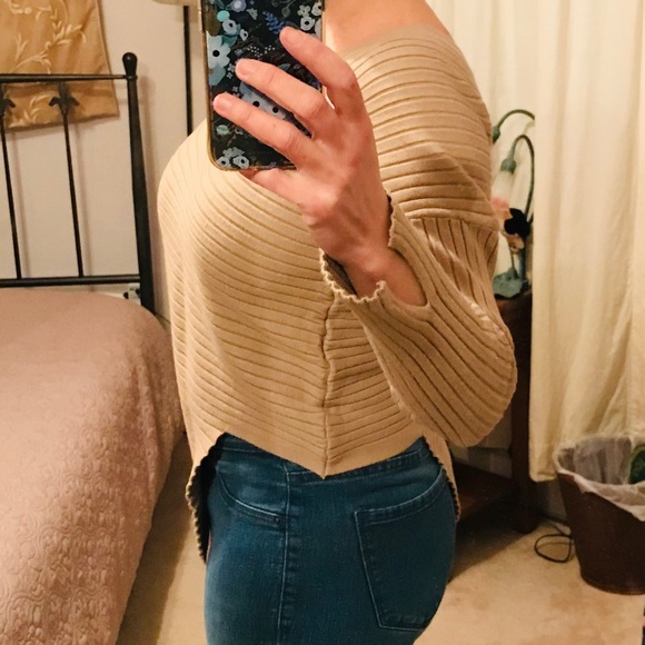 Asymmetrical Ribbed Pullover - Picture 4 of 5